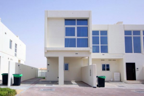 Executive 3 Bed Villa Plus Maids Room - Damac Hills 2 Centaury
